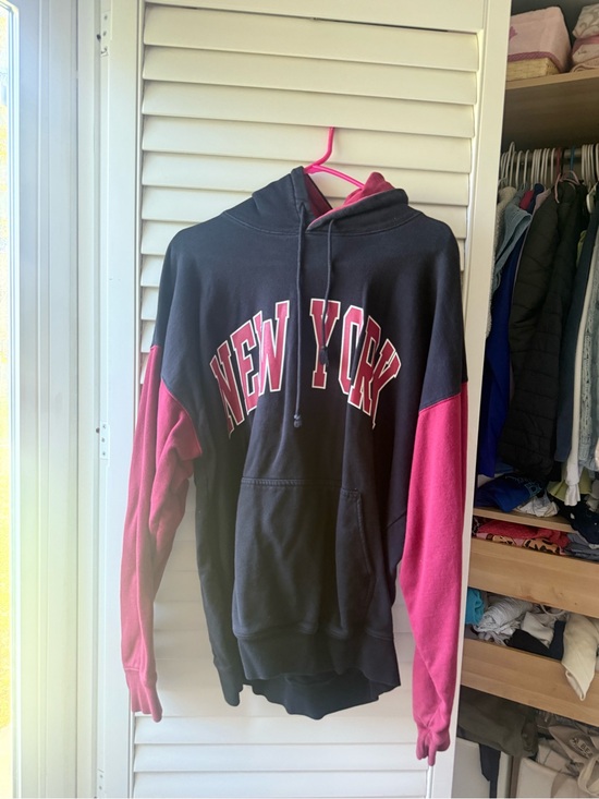 Brandy Melville Jackets & Blazers - Brandy Melville Black & Pink "New York" Hooded Sweatshirt